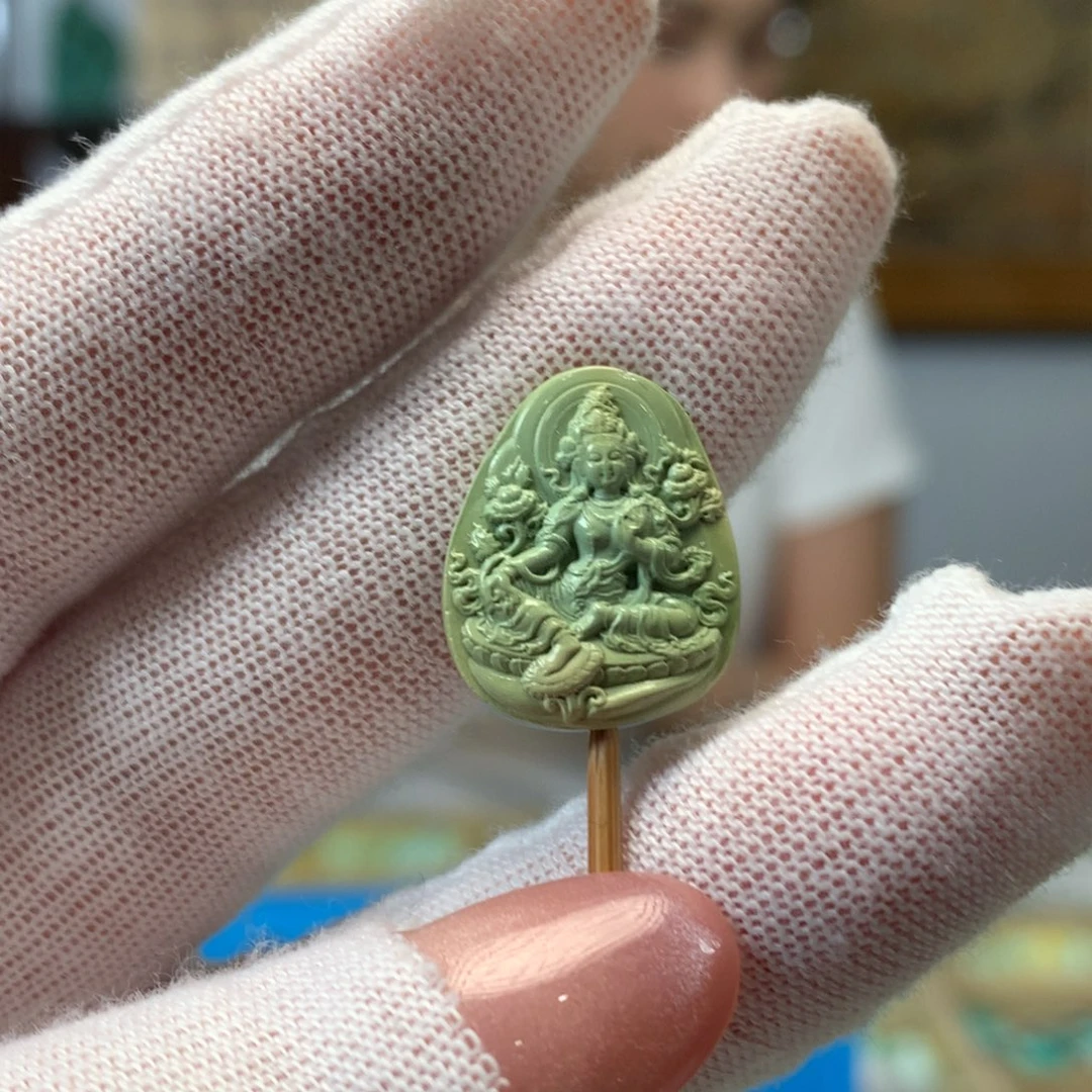 绿松石未镶嵌挂件