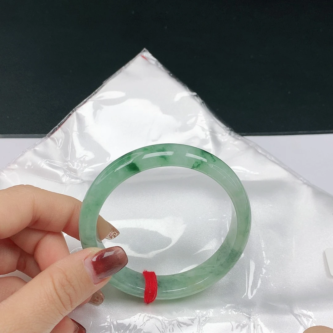 翡翠手镯未镶嵌翡翠151