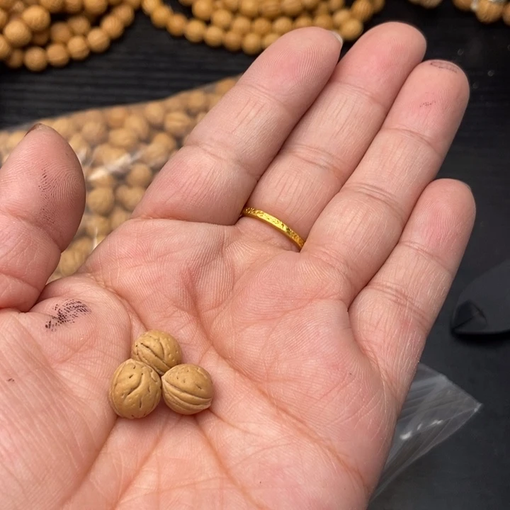 桃核吊坠私人定制125元打孔不退不换