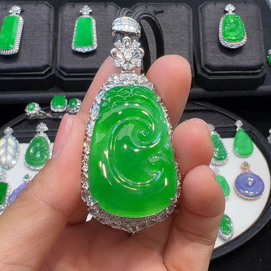 翡翠颈饰18K金镶嵌X**i收到货48小时鉴赏期