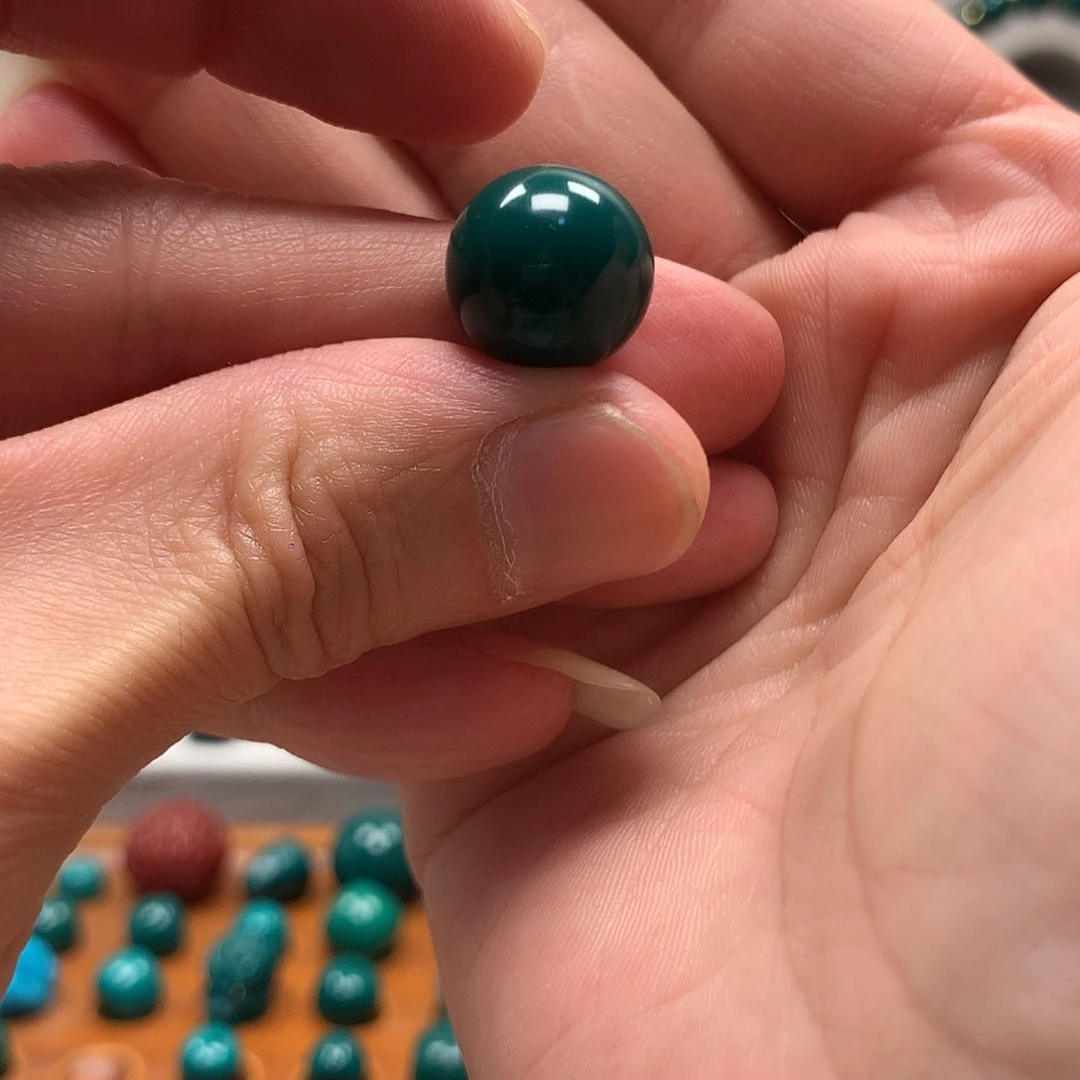 S***_琉璃颈饰地狱色14mm微瑕圆珠