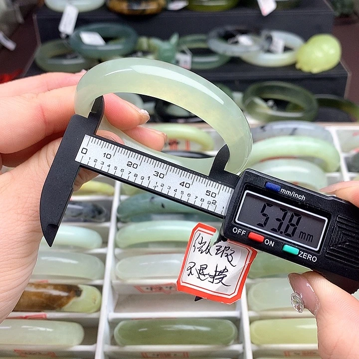 蛇纹石玉手镯未镶嵌494