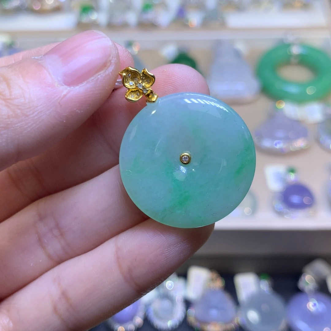 翡翠18K金镶嵌颈饰