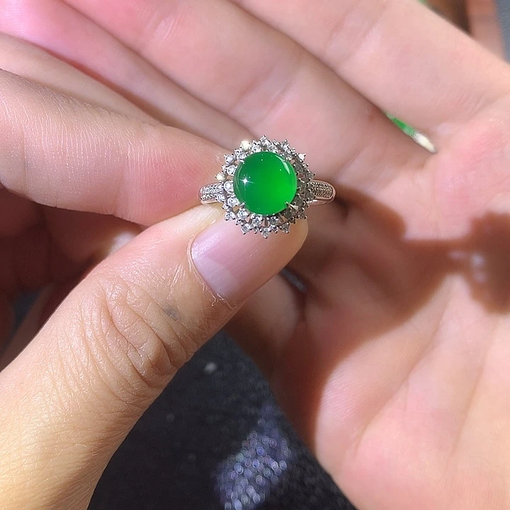 翡翠18K金镶嵌戒指翡翠