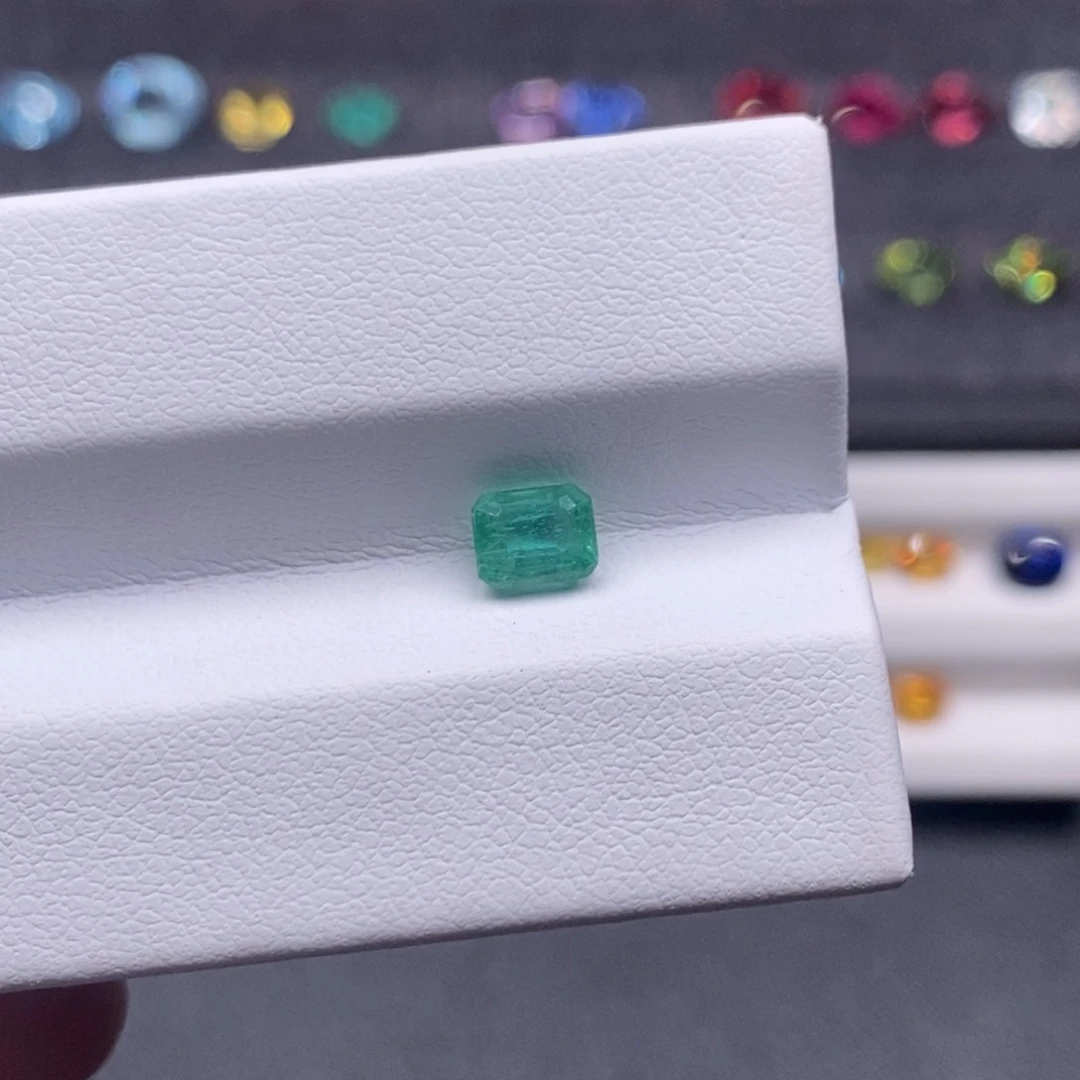 祖母绿裸石未镶嵌66分