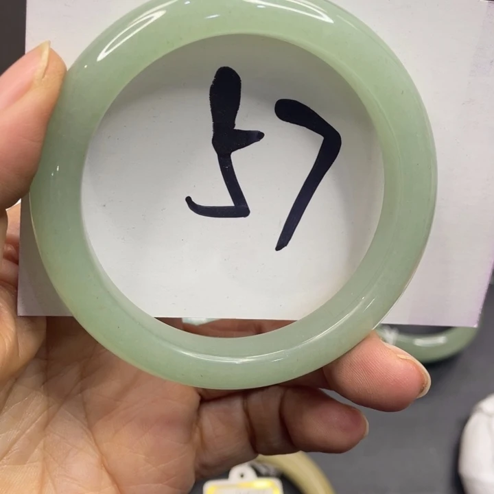 东陵石未镶嵌手镯