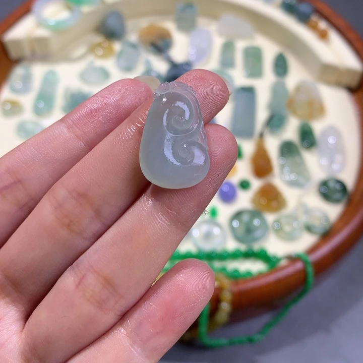 未镶嵌定制翡翠如意