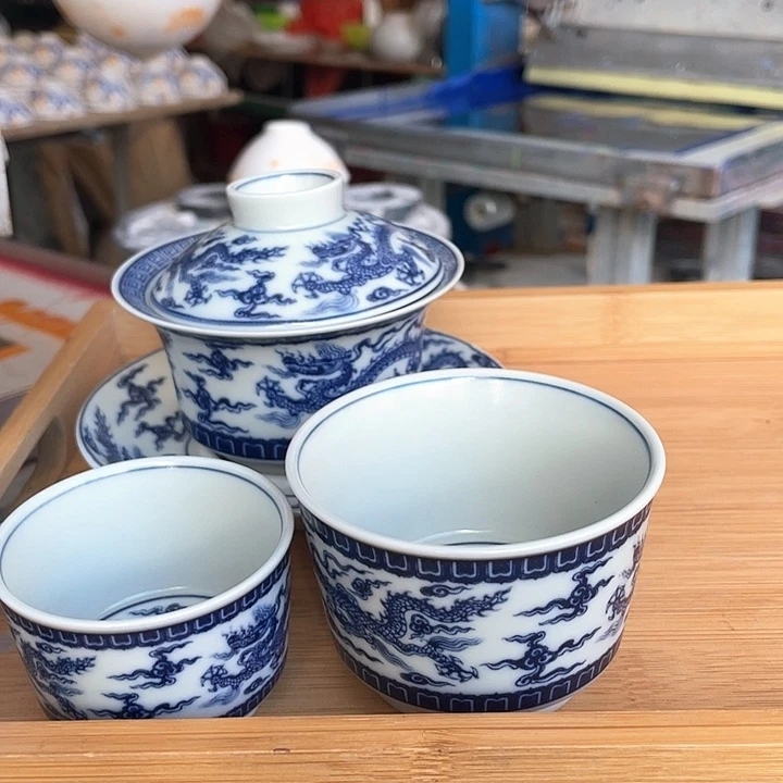 梦***催青花釉下彩盖碗杯子2个小杯子