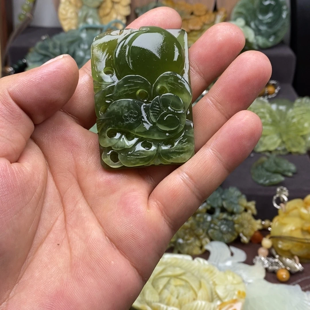 用***5蛇纹石玉未镶嵌吊坠(赠链)