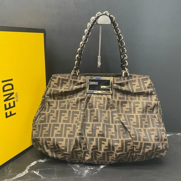 95新/芬迪/妃鱼/手提包/市场价26999/250130LT0020