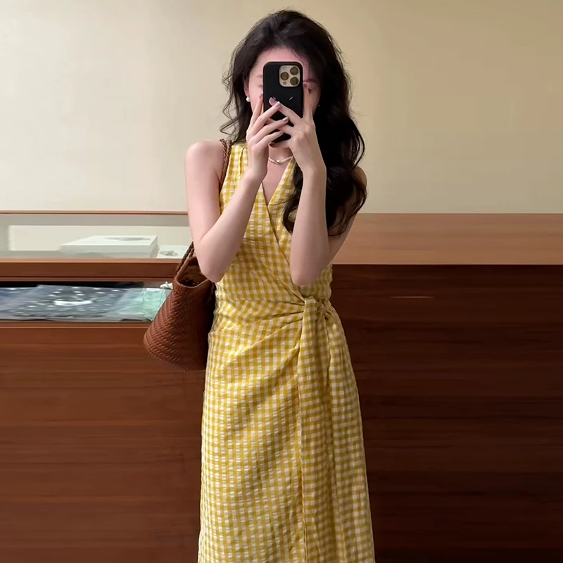 法式黄色格子无袖背心连衣裙子女夏季2025新款小个子海边度假长裙