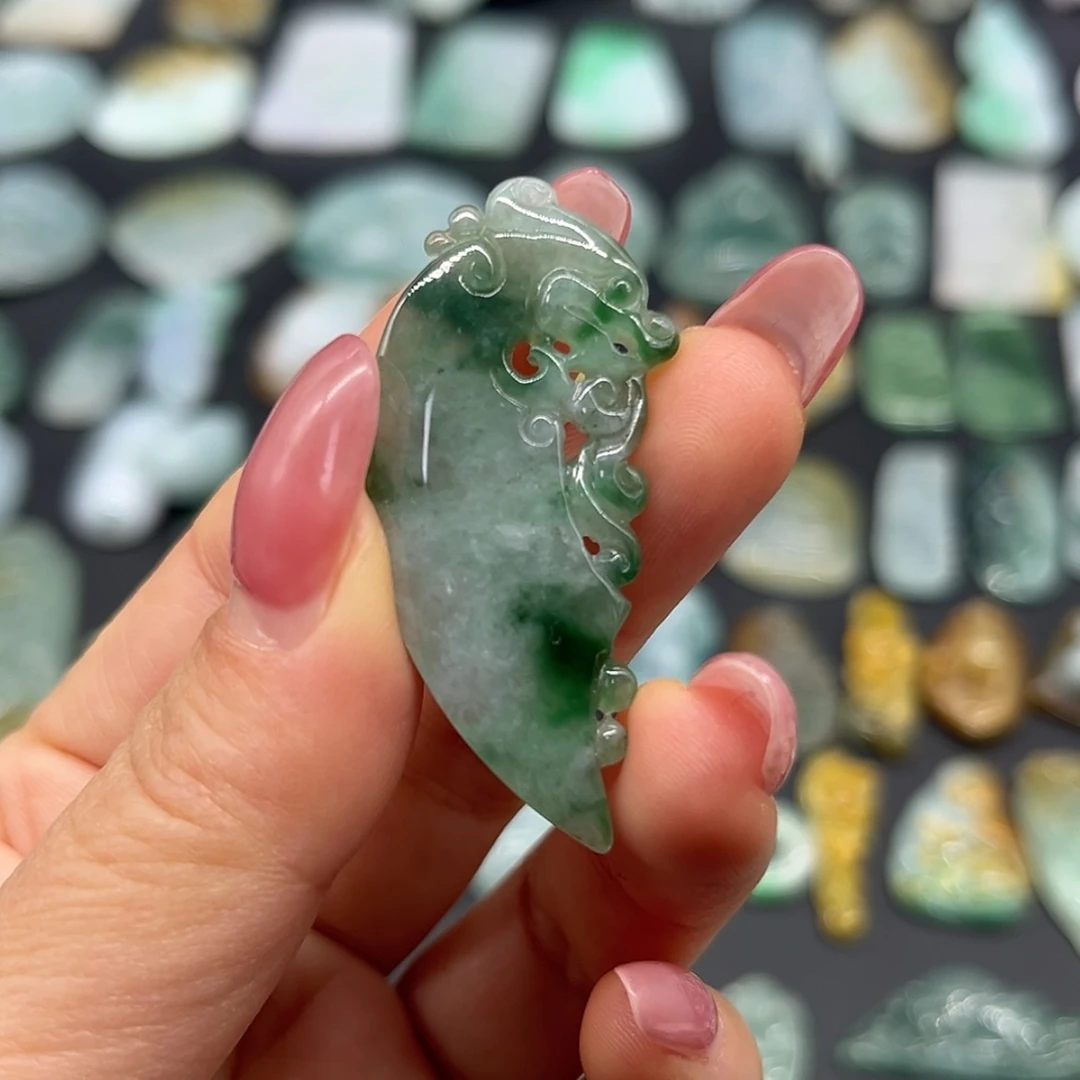 【闪购商品】翡翠颈饰未镶嵌仿古牌