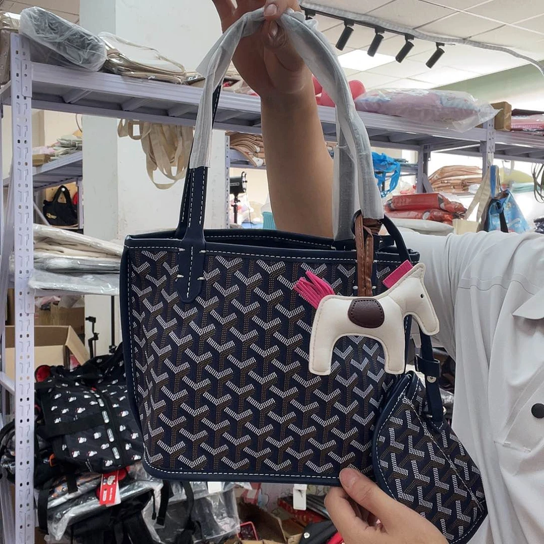 PU化妆包等各种产品和