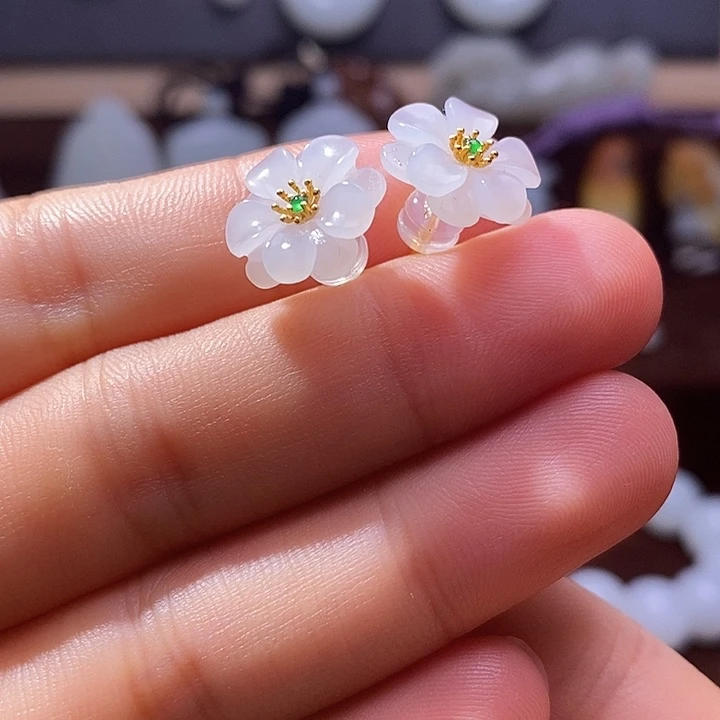 和田玉18K金镶嵌颈饰