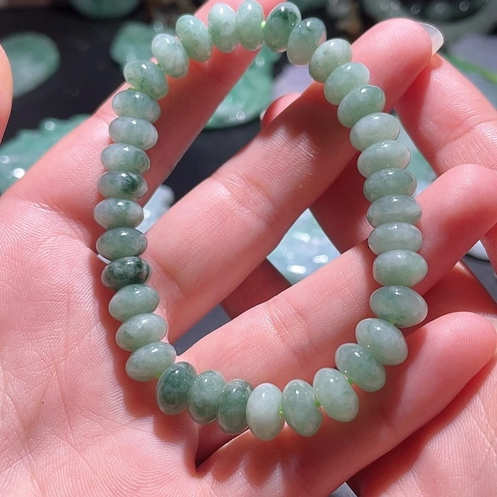 翡翠未镶嵌颈饰天