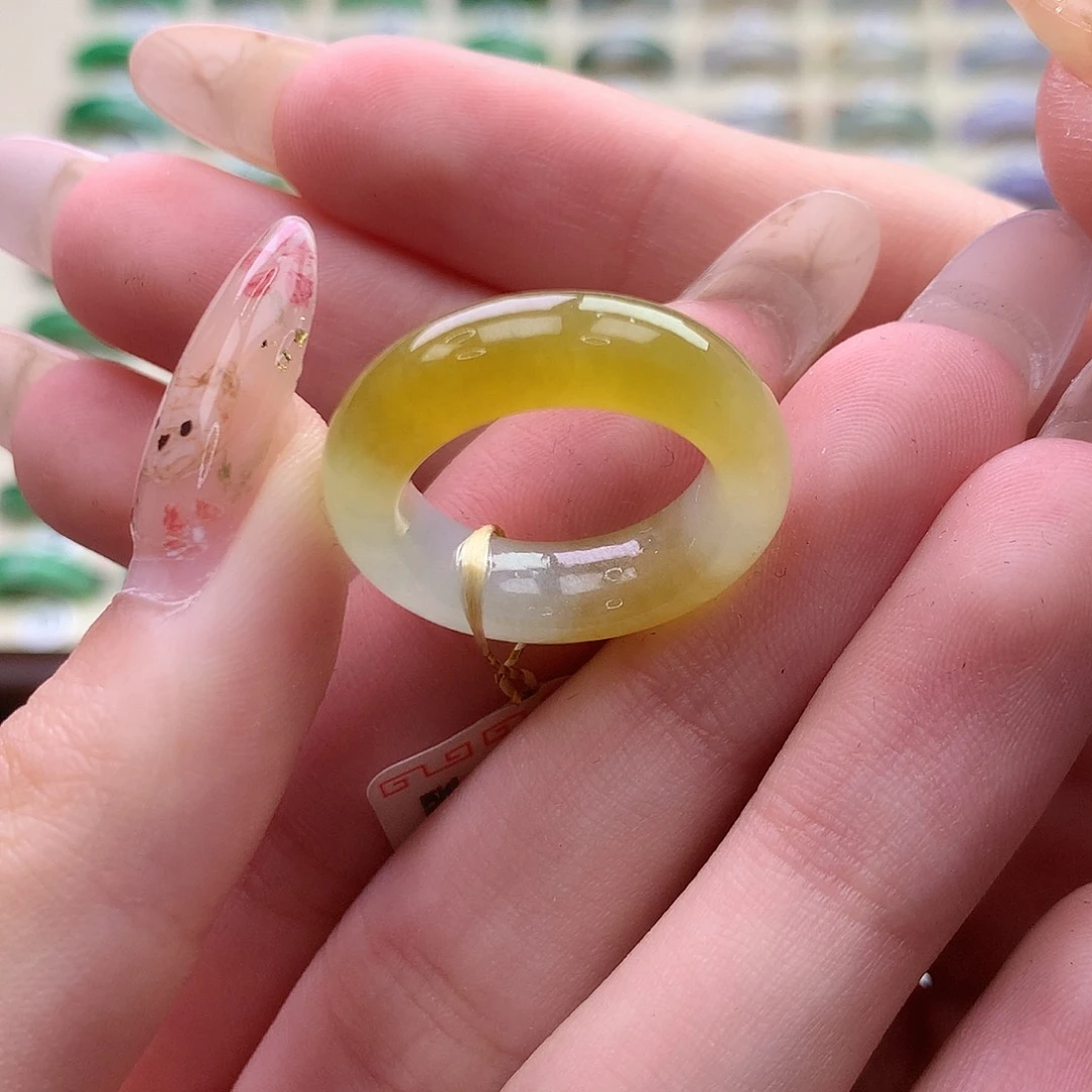 翡翠未镶嵌戒指港12