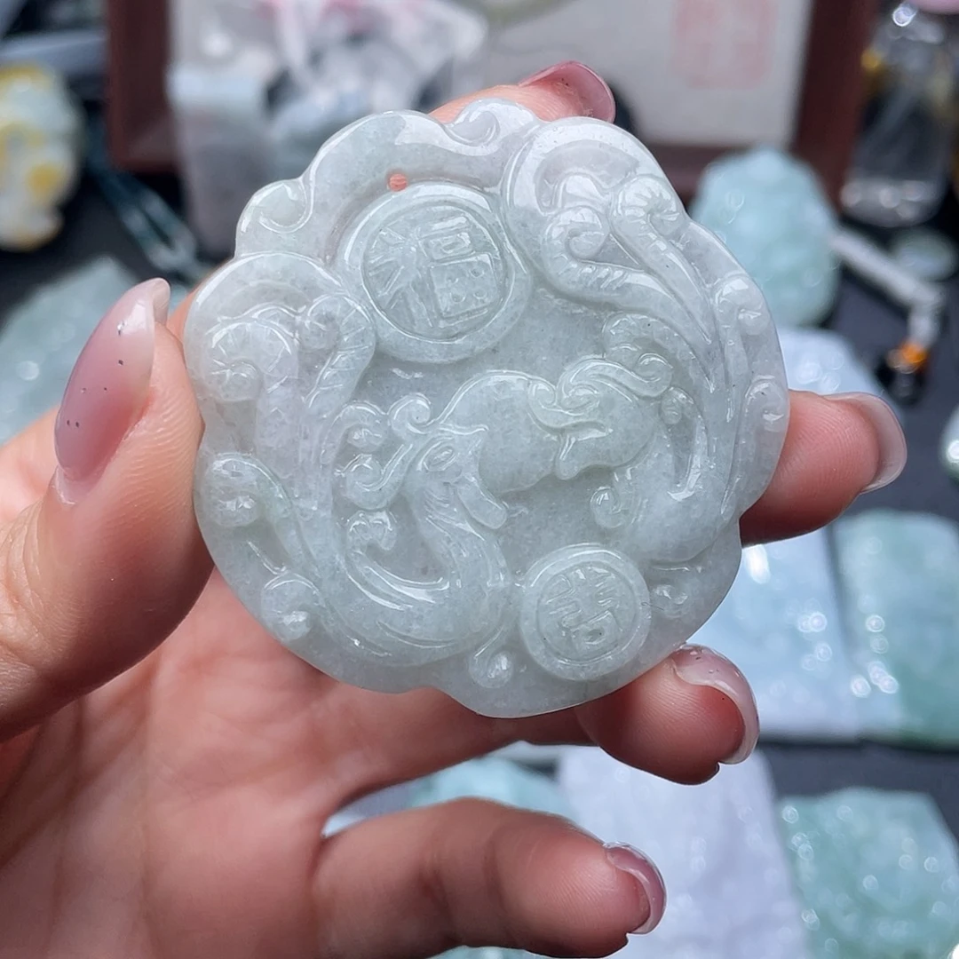 翡翠未镶嵌颈饰翡翠