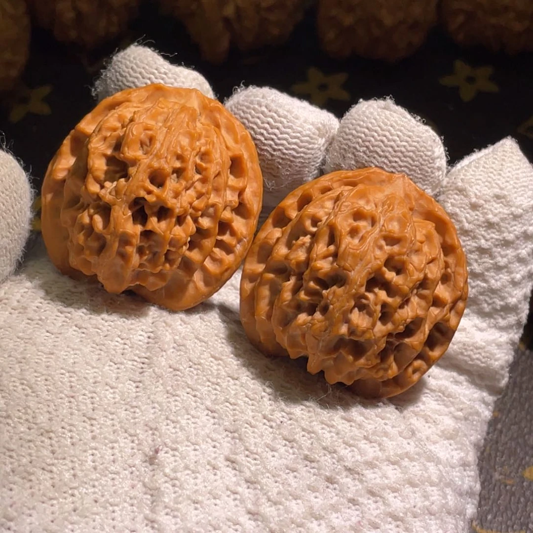 文玩核桃吊坠无*～37尺原桩红皮苹果园全品  120元