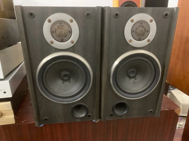 9新 Sony/索尼 二手索尼书架音箱一对，一个全不响，不退不包邮