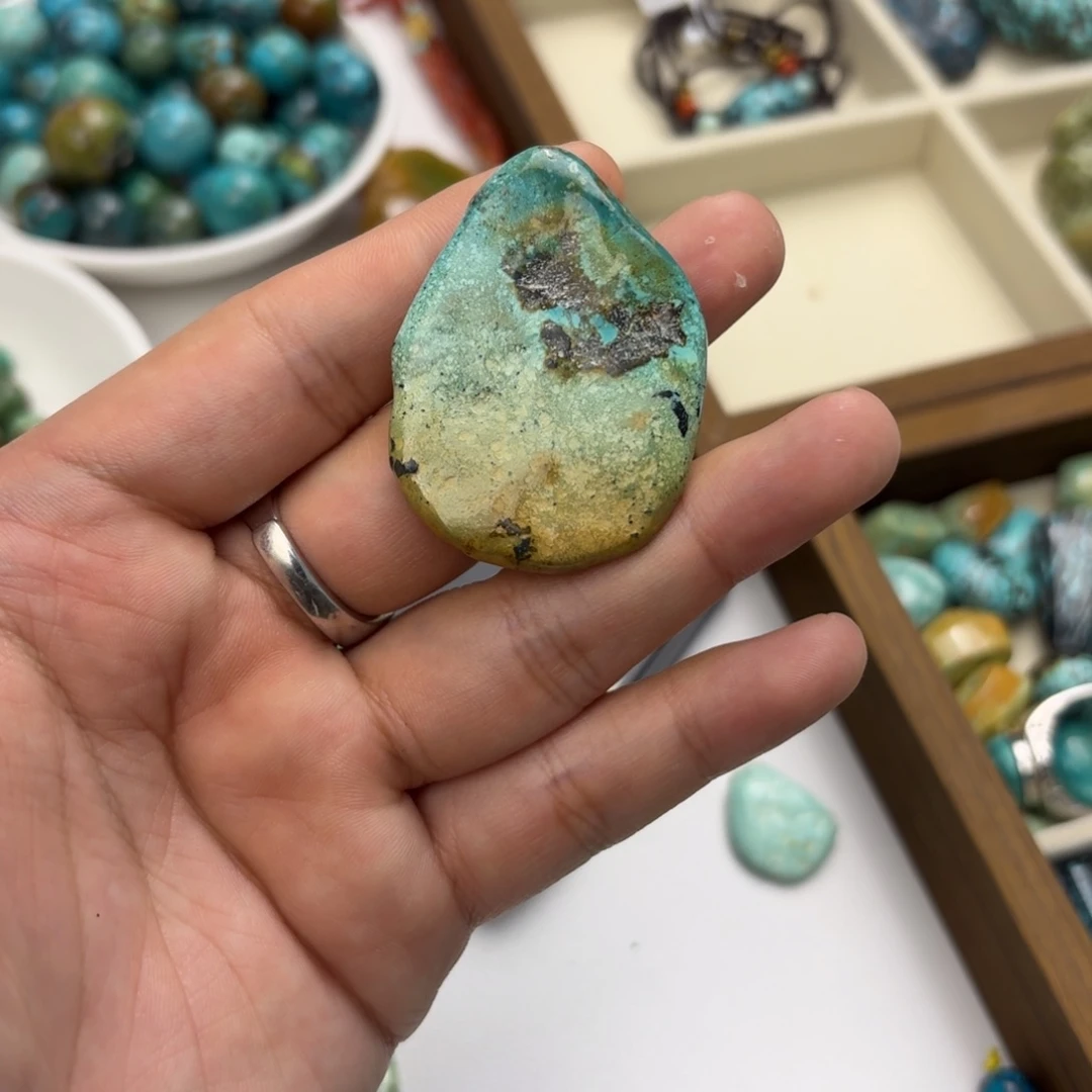 绿松石未镶嵌珠宝奇石