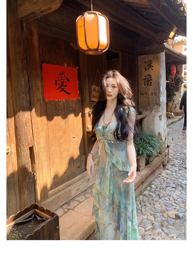 一颗甜桃yikett《林间浮夏》吊带气质连衣裙女夏季印花显瘦长裙