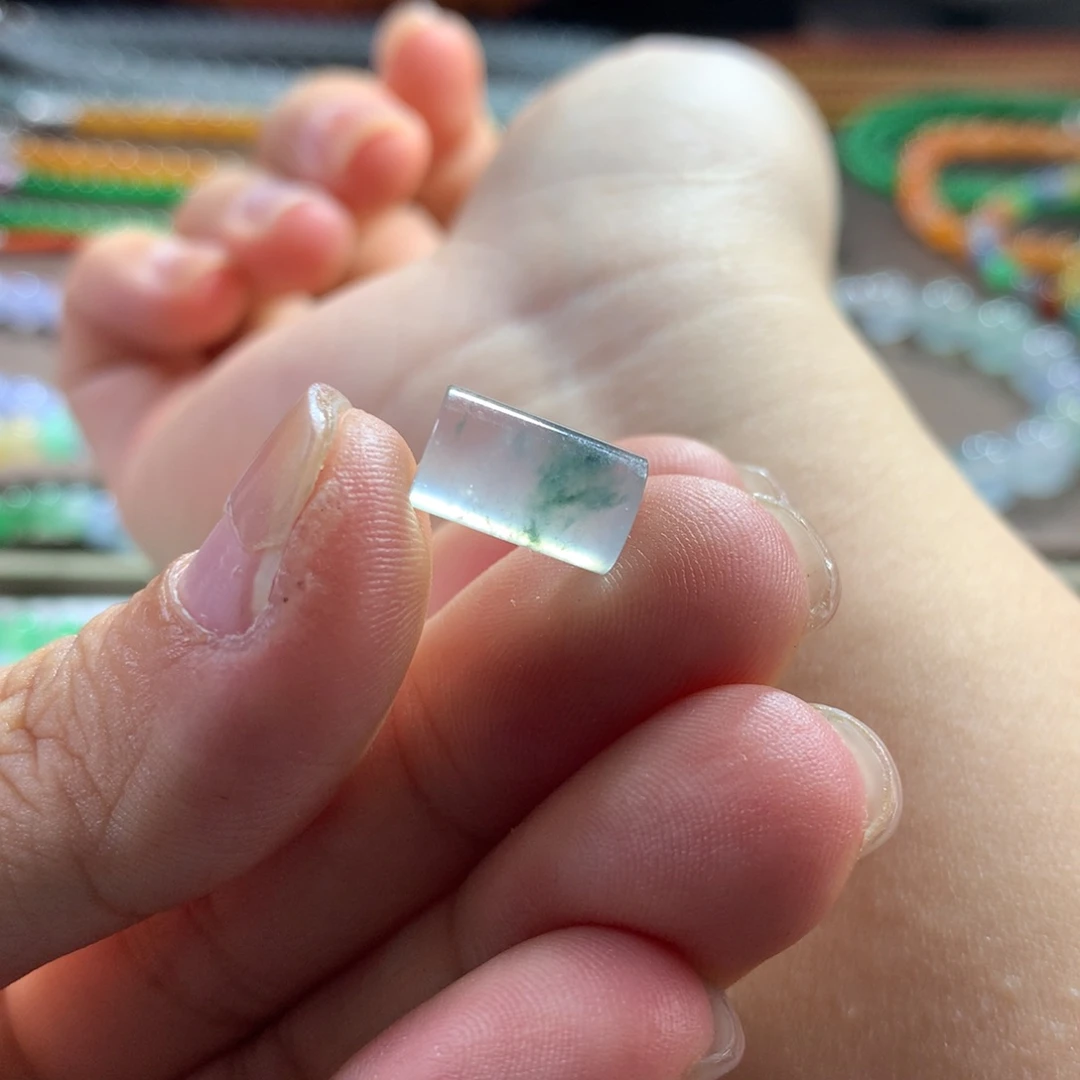 翡翠未镶嵌颈饰高冰飘花桶珠卡高11.9x7.1