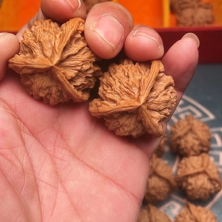 文玩核桃吊坠一图一物