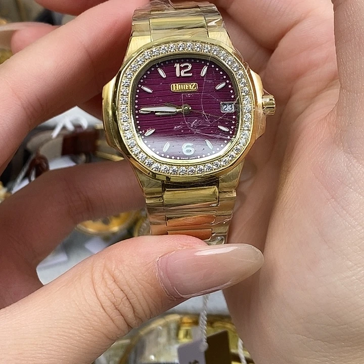 钢锻造碳石英机芯女款鹦鹉螺黄金腕表34mm