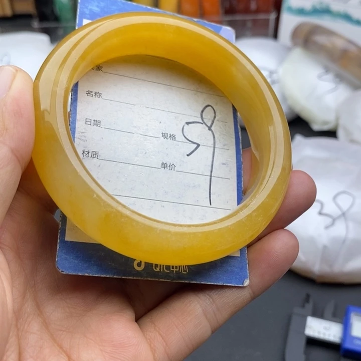 未镶嵌手镯石英质玉