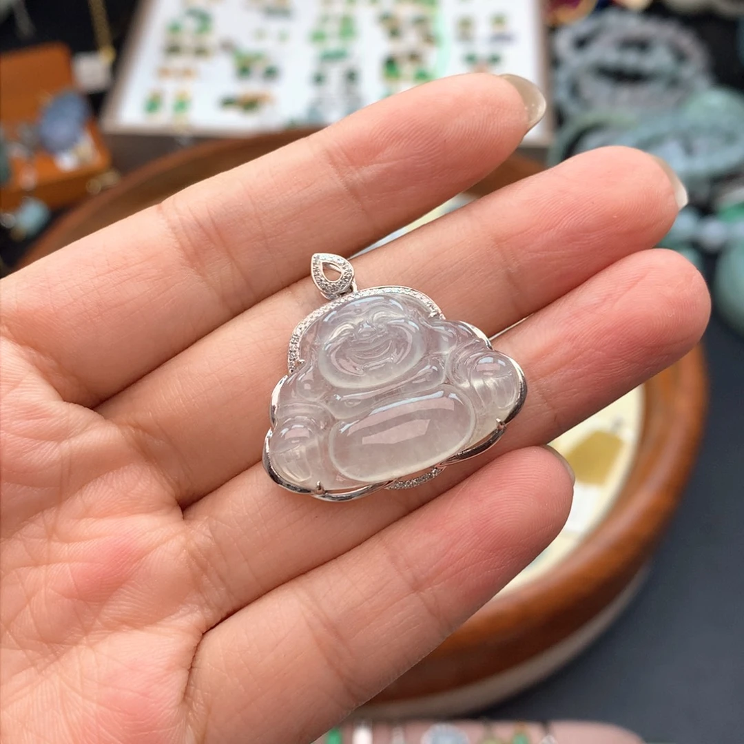 颈饰18K金镶嵌翡翠