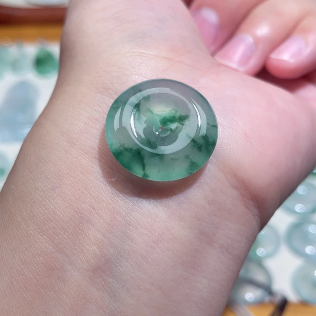 翡翠未镶嵌颈饰扣子