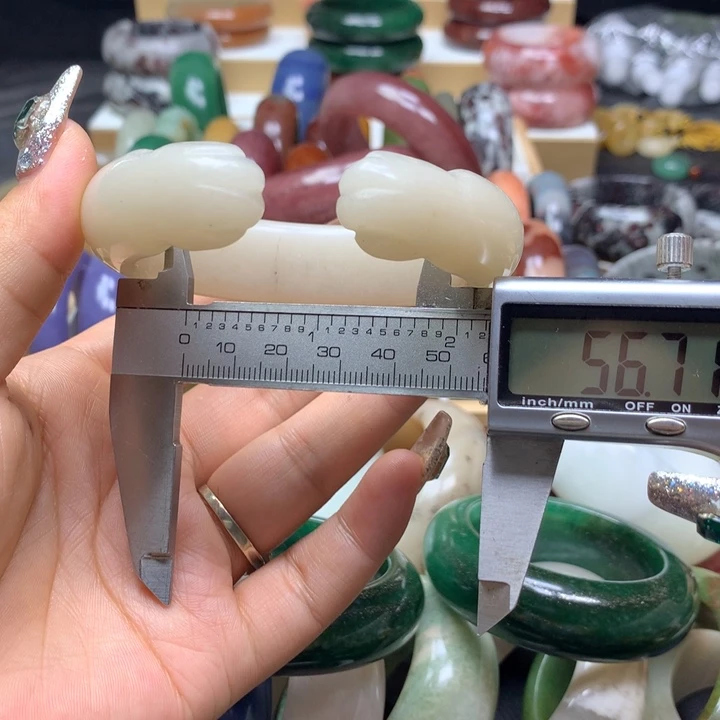未镶嵌手镯石英质玉