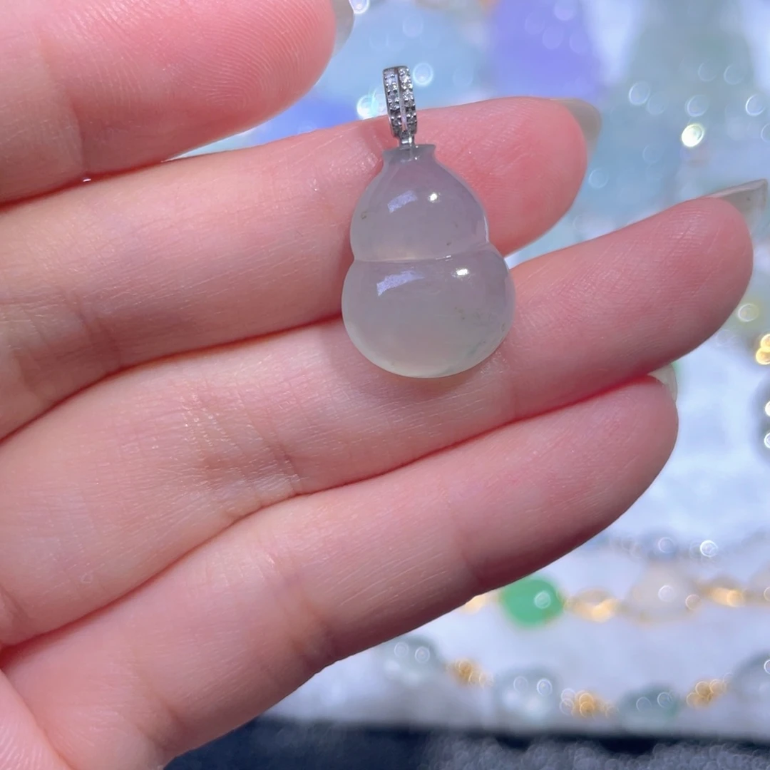 翡翠18K金镶嵌颈饰翡翠