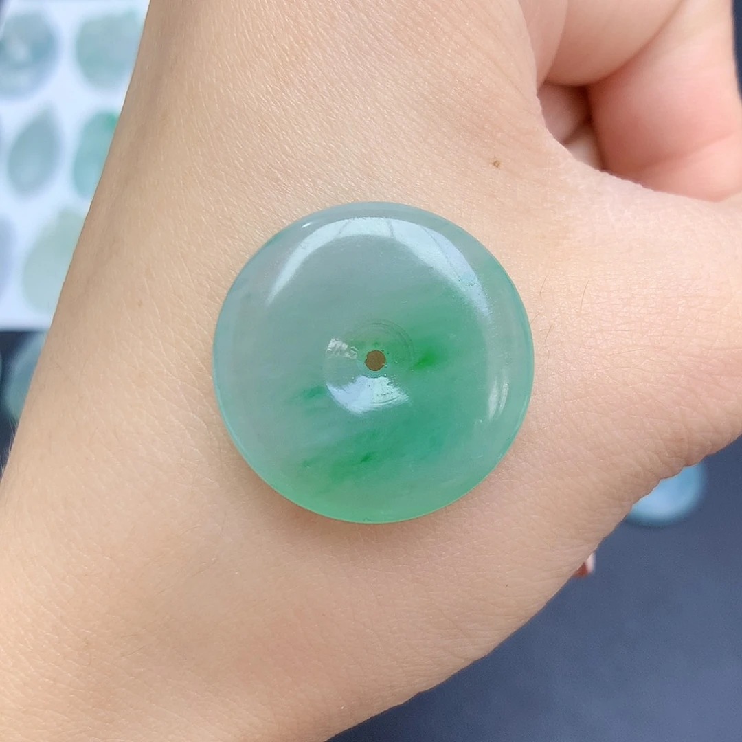 定制翡翠未镶嵌平安扣