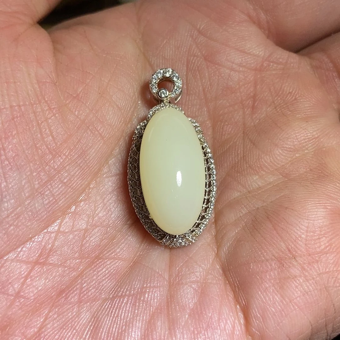 【闪购商品】吊坠(不含链)银S925镶嵌和田玉（黄玉）