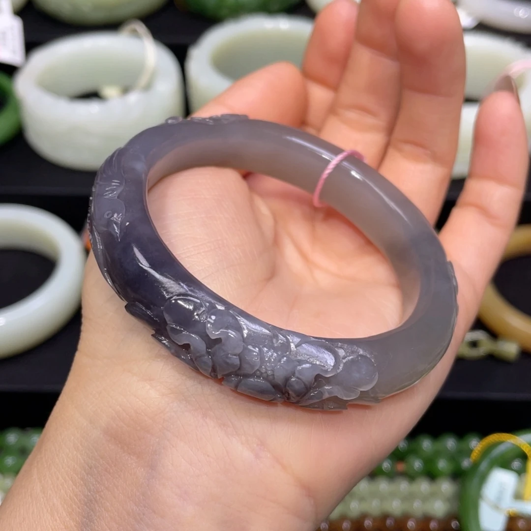 和田玉手镯55圈口 编号32未镶嵌