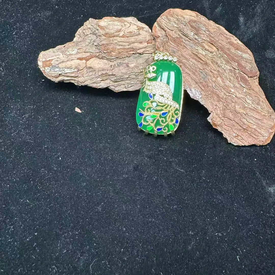 天然  高端  大气 时尚 吊坠 绿色 YZD162L 孔雀吊坠玉髓