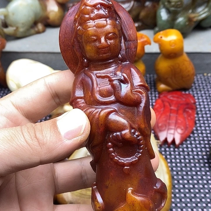 未镶嵌蛇纹石玉颈饰风