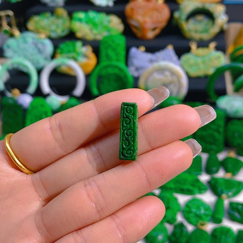 【闪购商品】翡翠颈饰未镶嵌吊坠