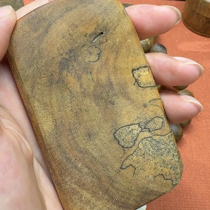 大叶紫檀（黑酸枝木类）
