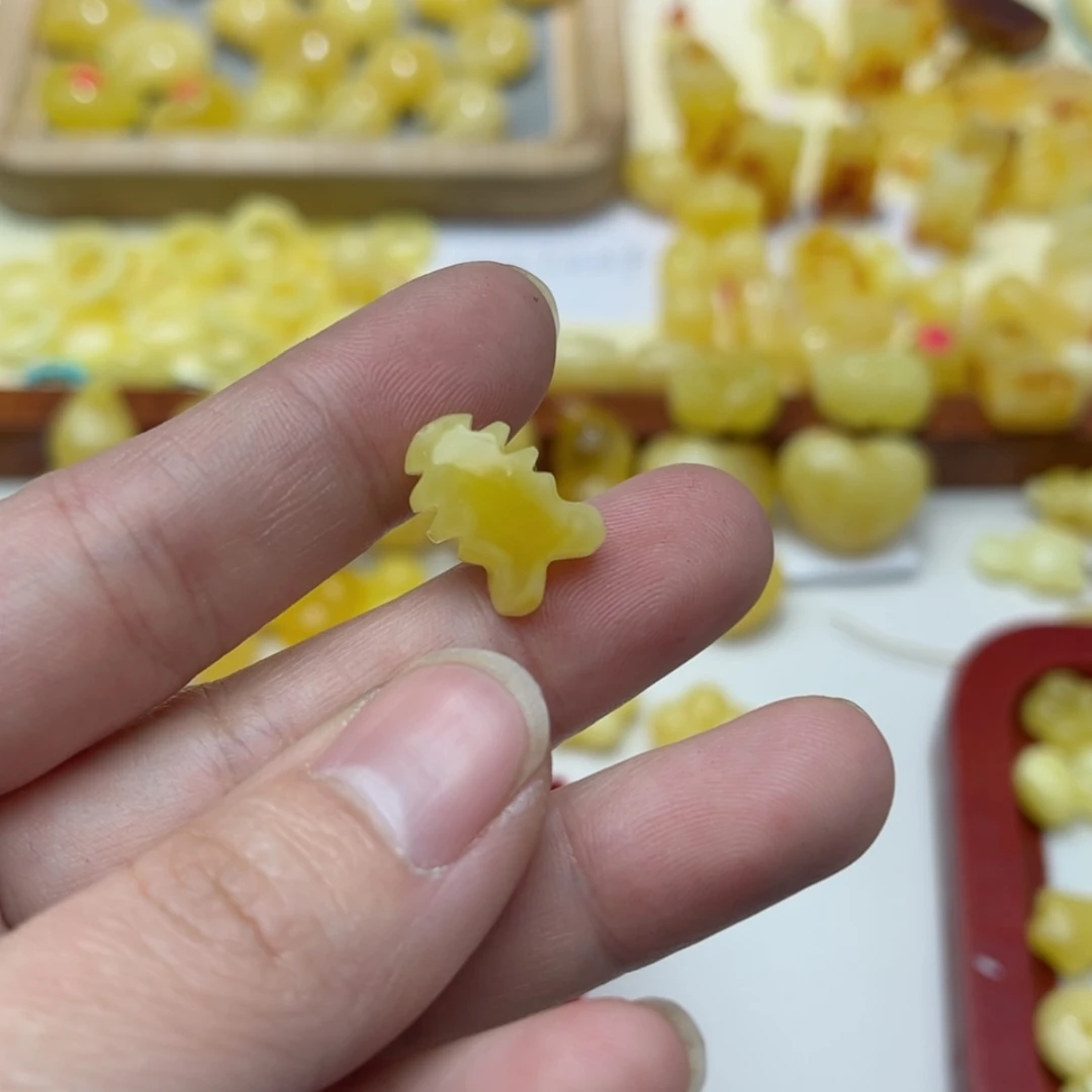 【闪购商品】蜜蜡裸石未镶嵌配饰