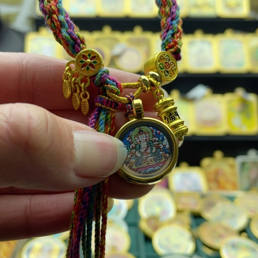 吊坠匆**年唐卡等多种形式的艺术形式