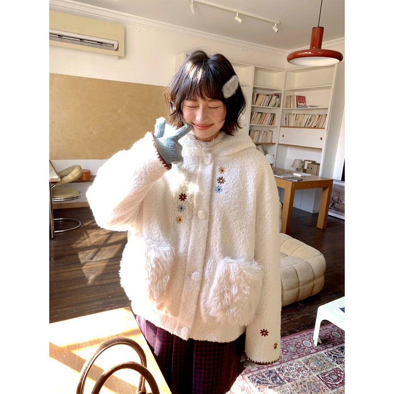 【雪绒花笺】冬日甜系仿羊羔毛刺绣绣花连帽保暖棉服外套