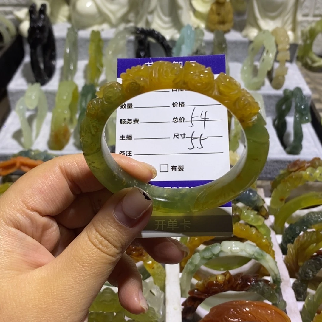 蛇纹石玉未镶嵌手镯