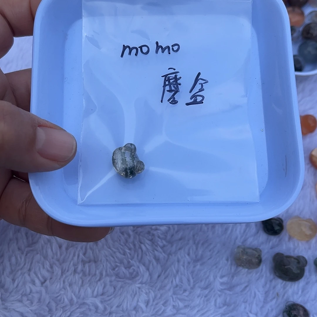 水晶珠宝半成品未镶嵌m**o绿幽灵熊头