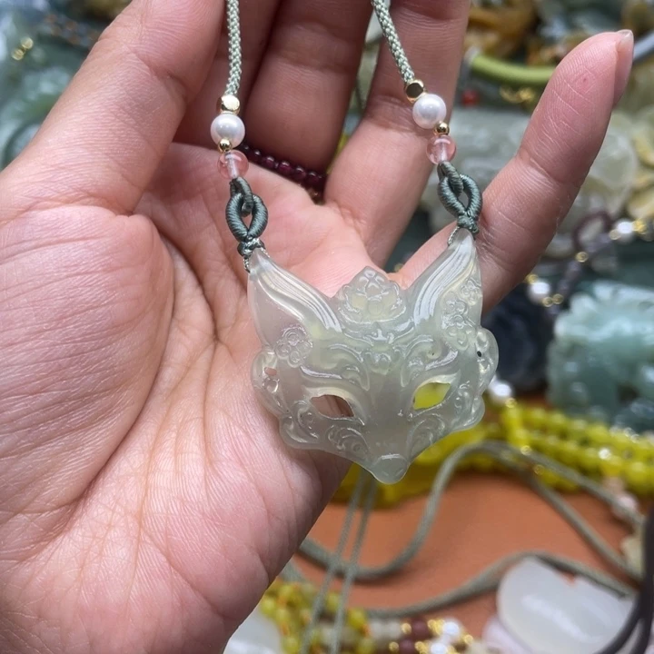 蛇纹石玉未镶嵌吊坠