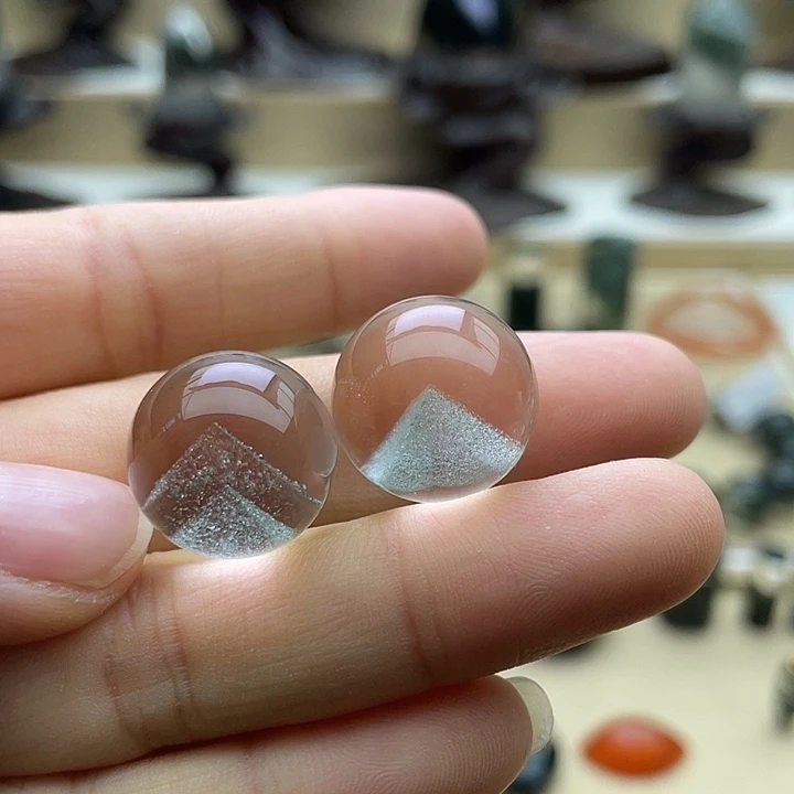 未镶嵌吊坠(不含链)水晶向**生绿幽灵金字塔单珠定制