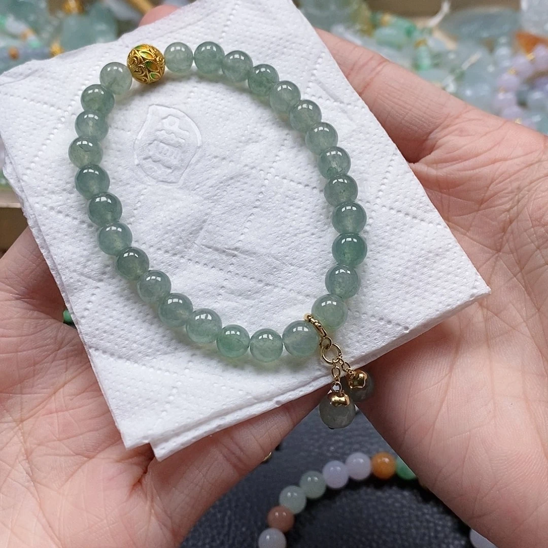 翡翠颈饰未镶嵌闪