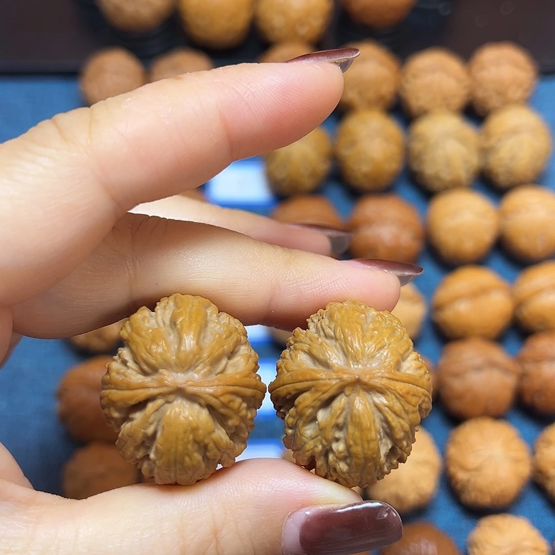 文玩核桃吊坠粗狮子30尺全品无修