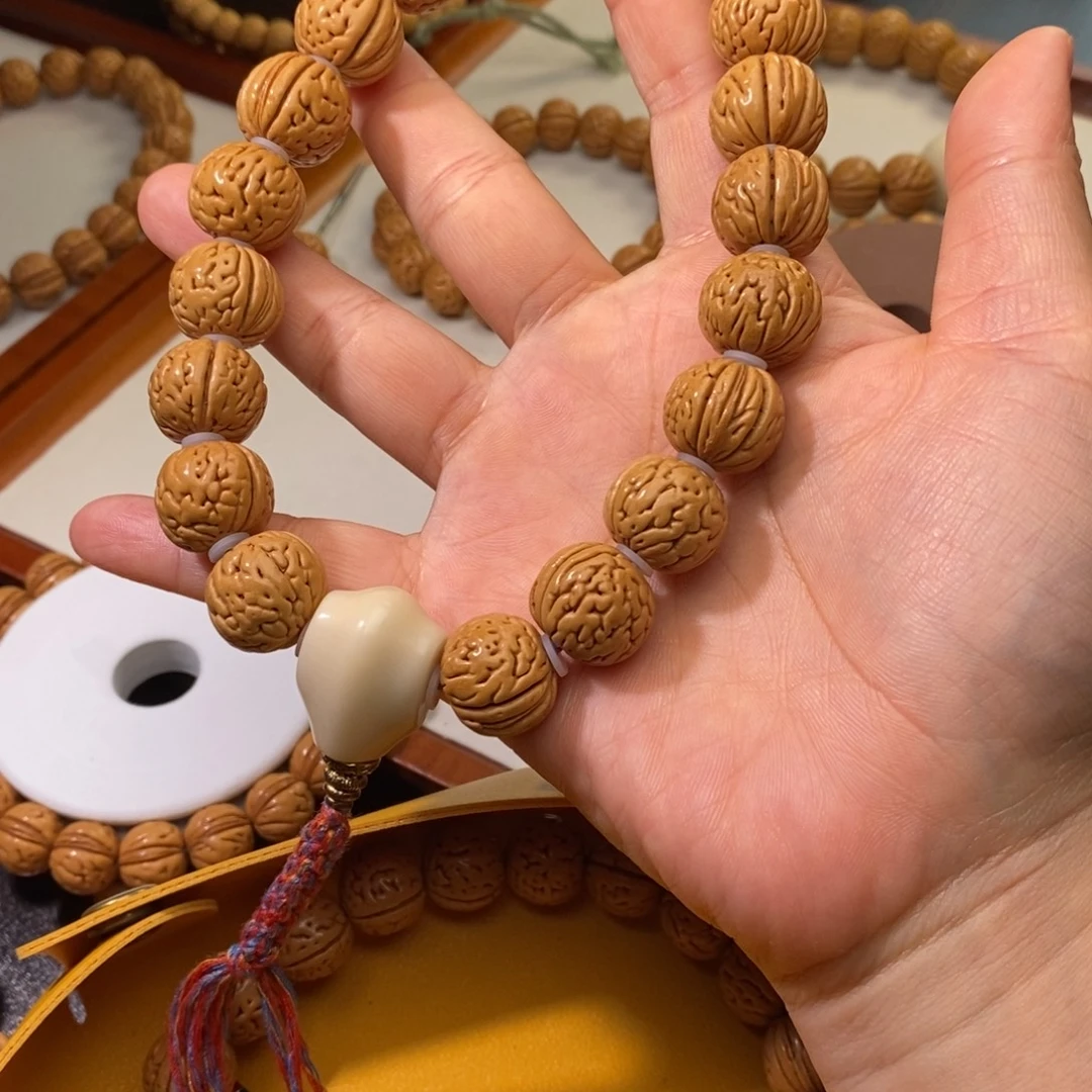 G***+吊坠桃核桃核手串大黄桃